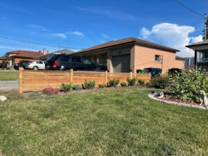 Wood fence builders Ontario