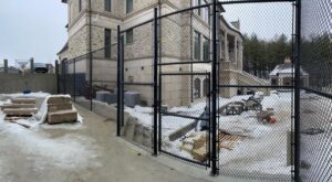Chain link fence installers in Ontario