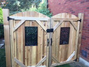 Professional Fence Builders in Ontario